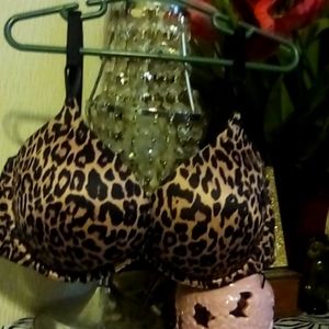 Victoria's Secret Bombshell 34D plunge push up bra Leopard print